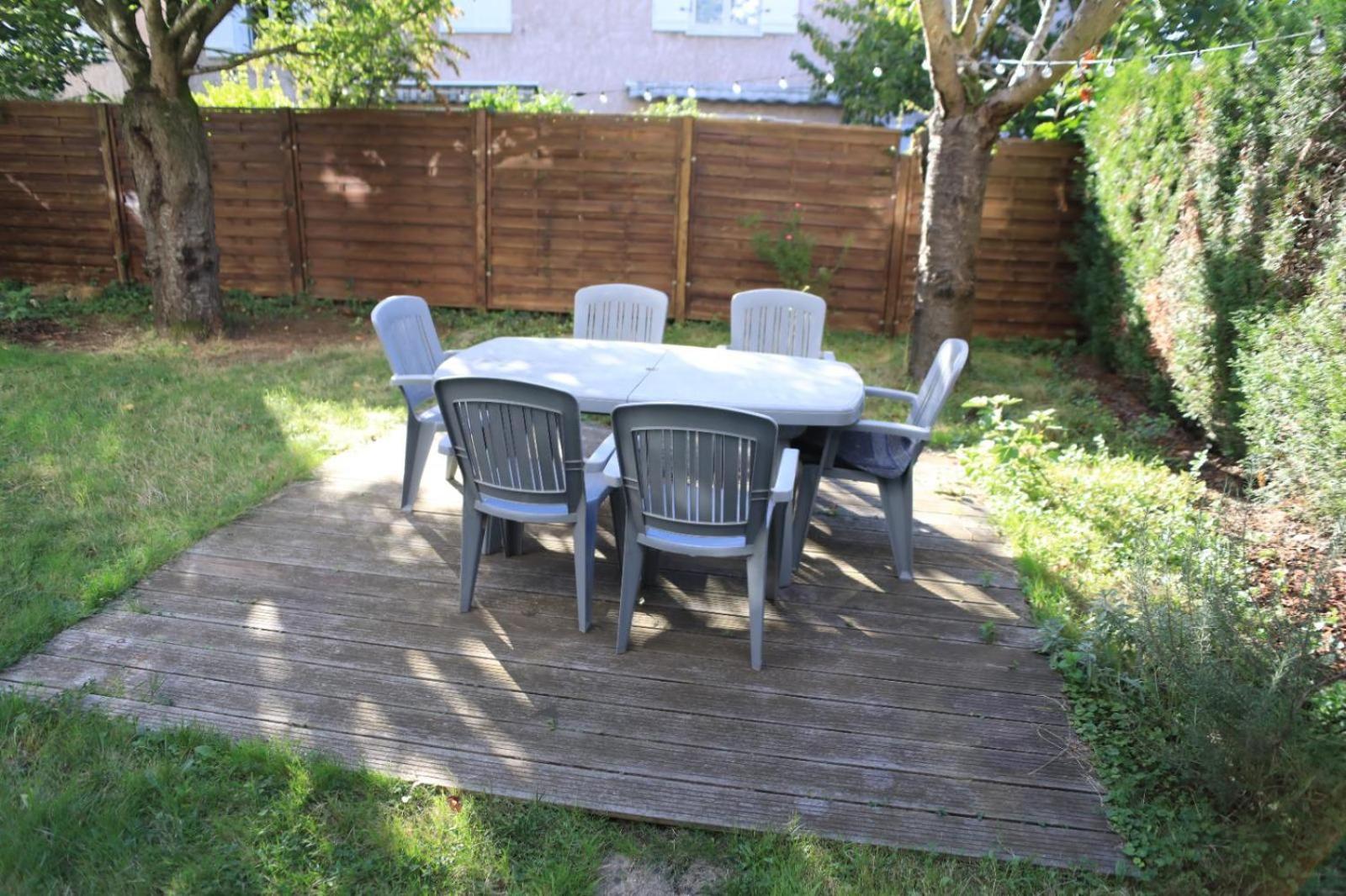 Appartement Calme Avec Jardin Proche De Paris Evry-Gregy-sur-Yerre Екстер'єр фото
